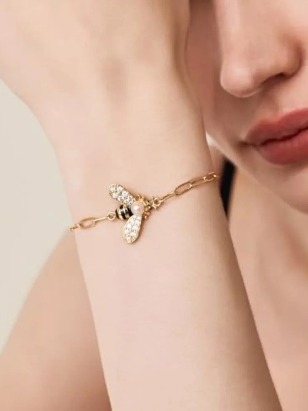 Cicy Bell 18K Gold‎ Plated Bracelets for Women Bumble Bee Bracelets Oval Pearl